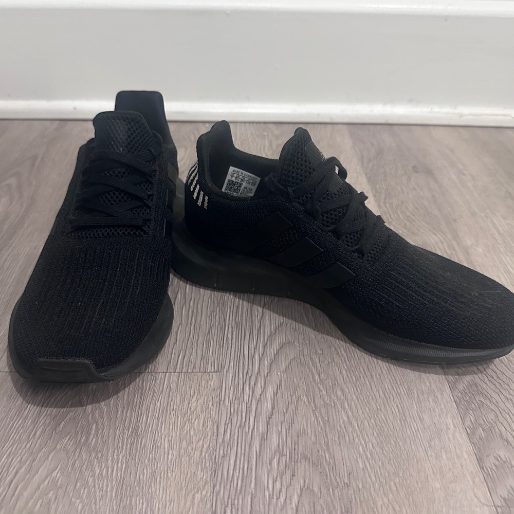 Adidas Swift Run Running Shoes - Picture 4 of 5